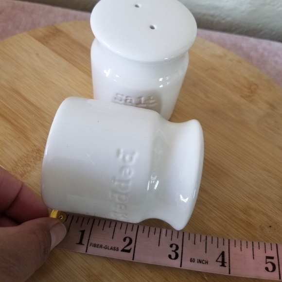 China | Salt & Pepper Shaker Set - Picture 5 of 6